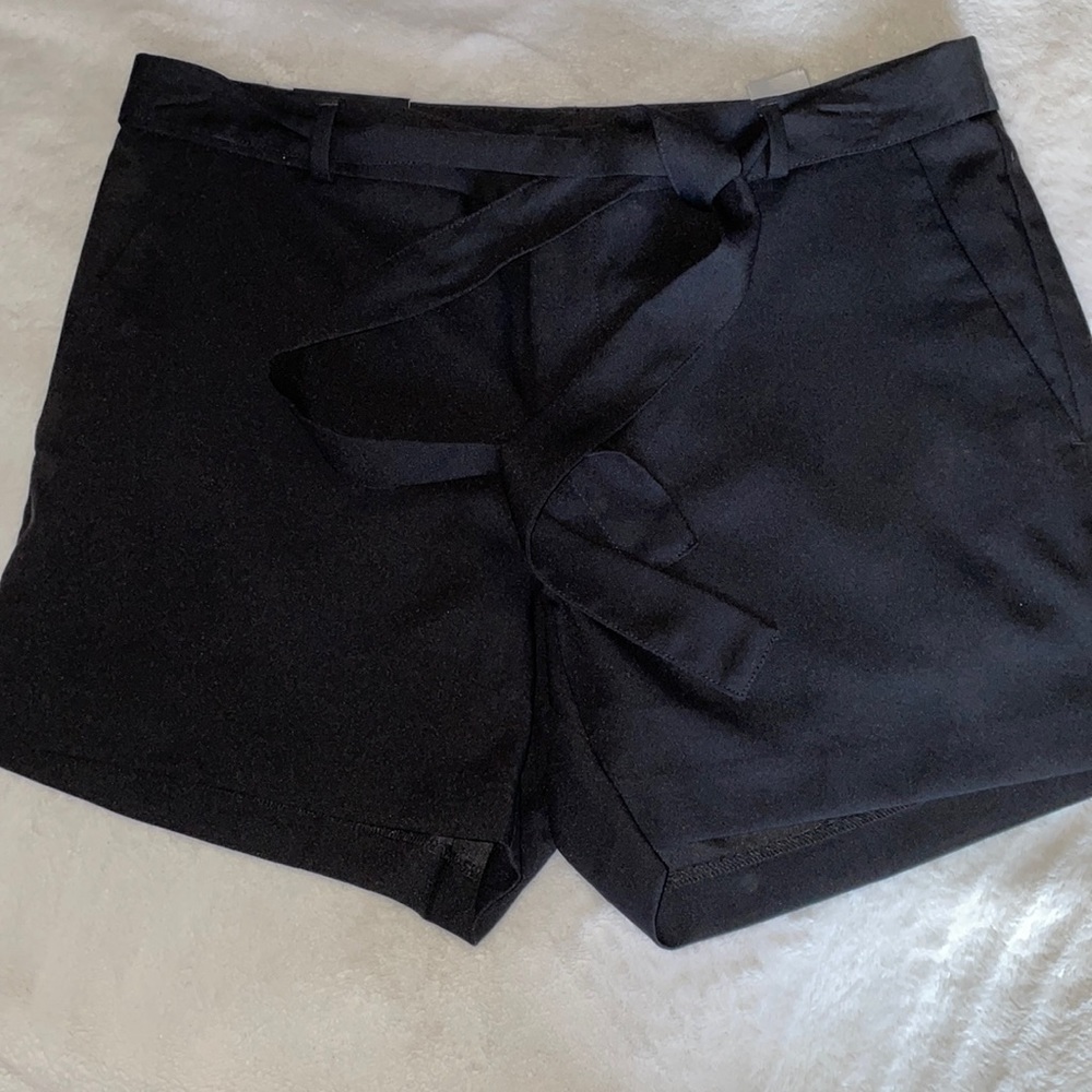 Banana Republic tie waist dressy shorts
